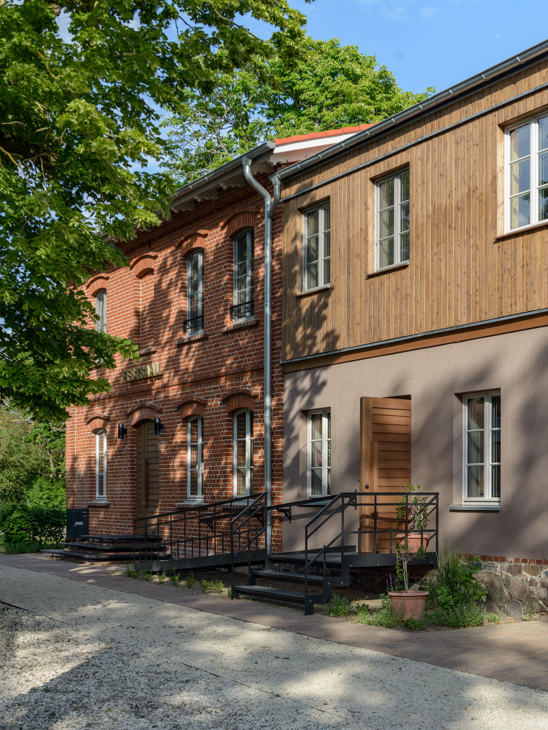 Kastanie_Gaststätte_Pension_Bar_Festsaal_Ferienwohnungen_Öffentlich_Sanierung_Biergarten_Karwe_05