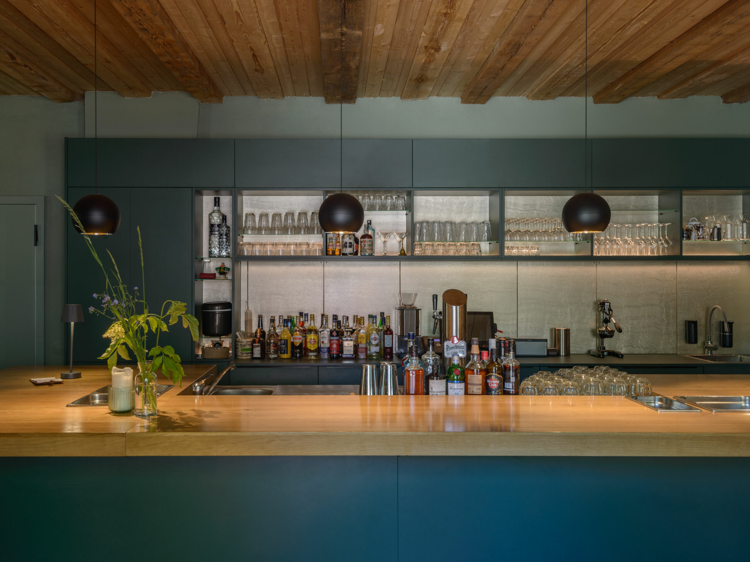 Kastanie_Gaststätte_Pension_Bar_Festsaal_Ferienwohnungen_Öffentlich_Sanierung_Biergarten_Karwe_11