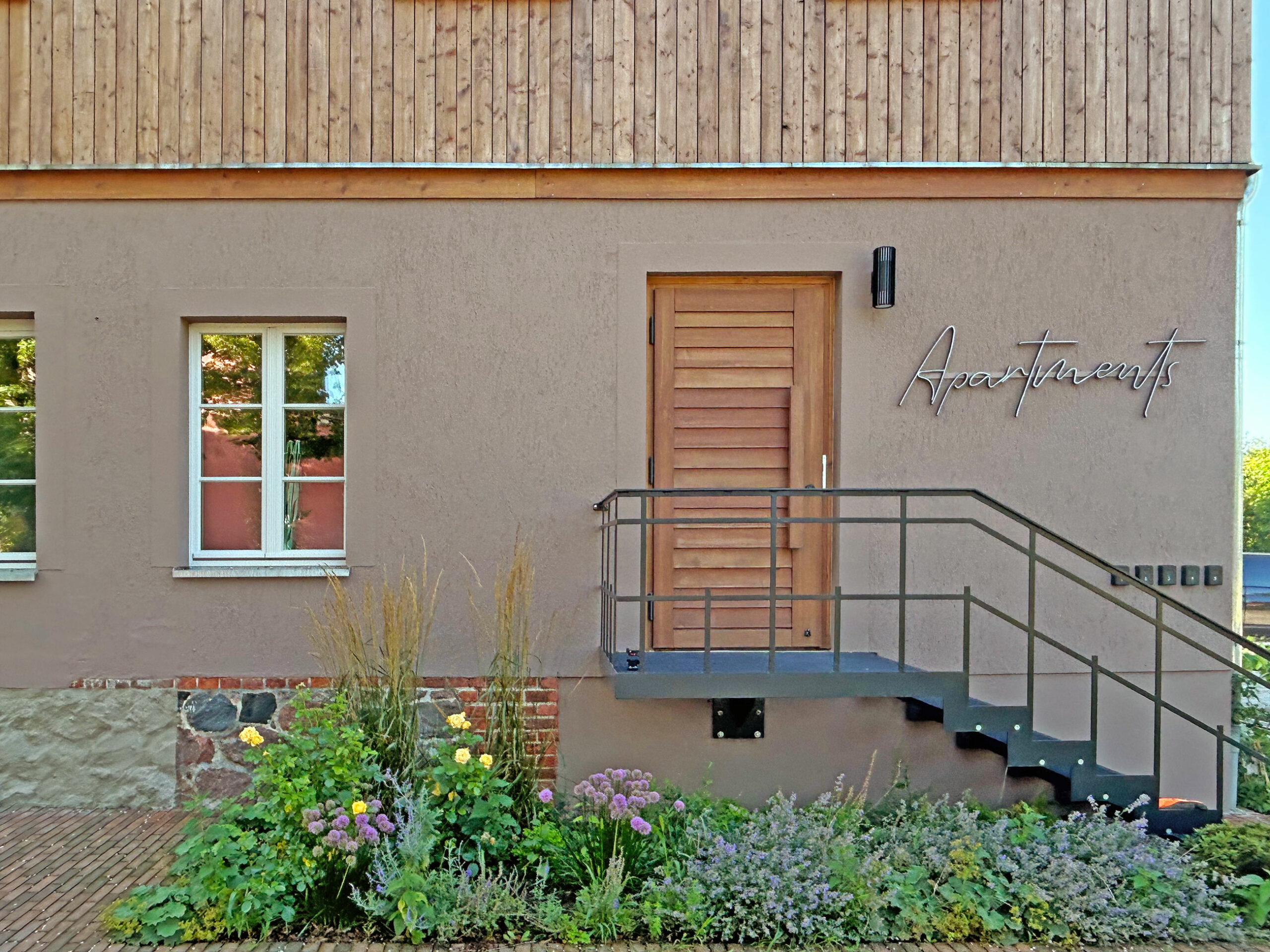 Kastanie_Gaststätte_Pension_Bar_Festsaal_Ferienwohnungen_Öffentlich_Sanierung_Biergarten_Karwe_37